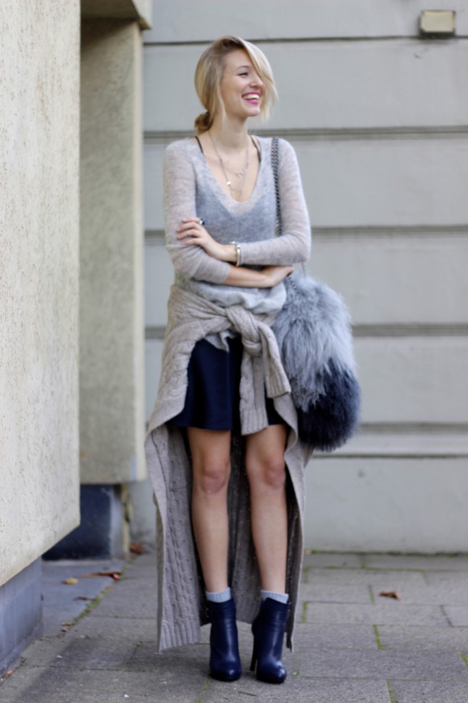 Grey knit & navy - Leonie Hanne