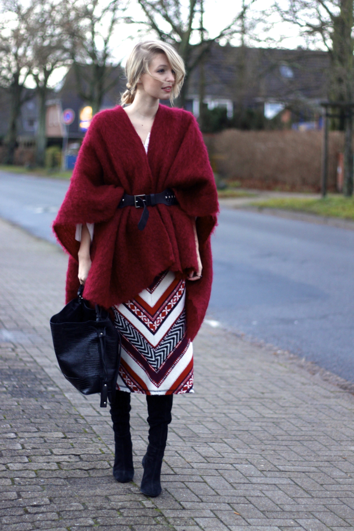 CAPE WITH THREE LAYERED SKIRT main image 0