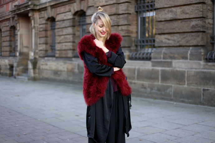 Feather_vest_wide_pants11