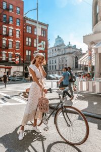 Leonie Hanne cycling through New York
