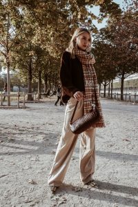 Leonie Hanne Autumn outfits in Paris