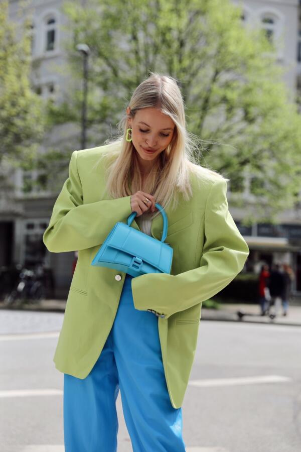 STREET STYLE | LIME X BLUE - Leonie Hanne